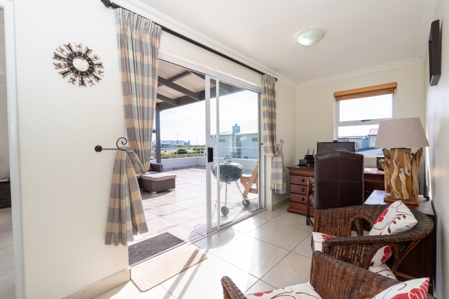 4 Bedroom Property for Sale in Sunset Estate Western Cape